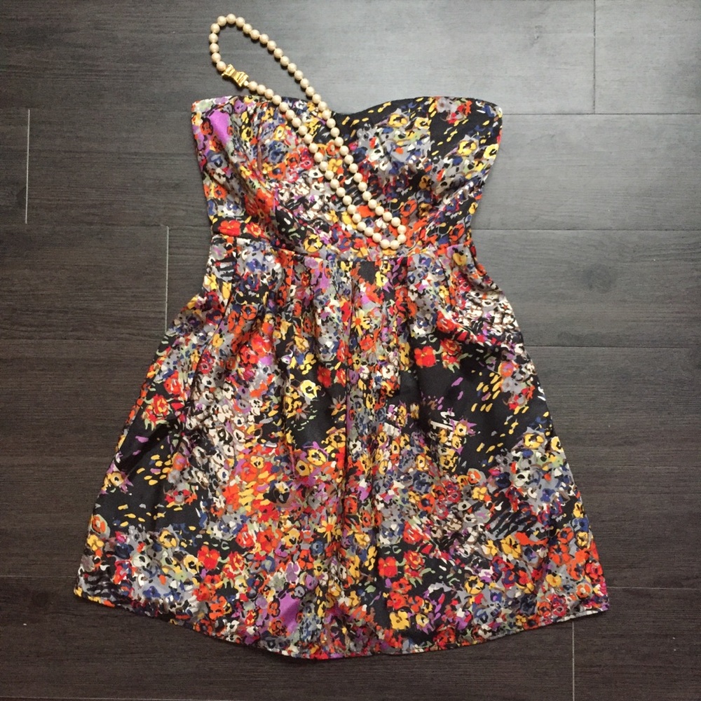 Floral Dress/Pearl Necklace Bundle
